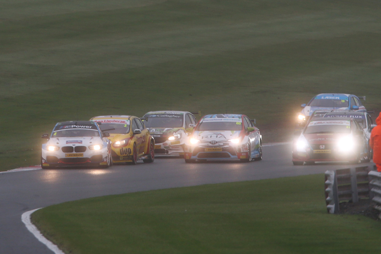 BTCC レヴォーグ 最終戦 Clash