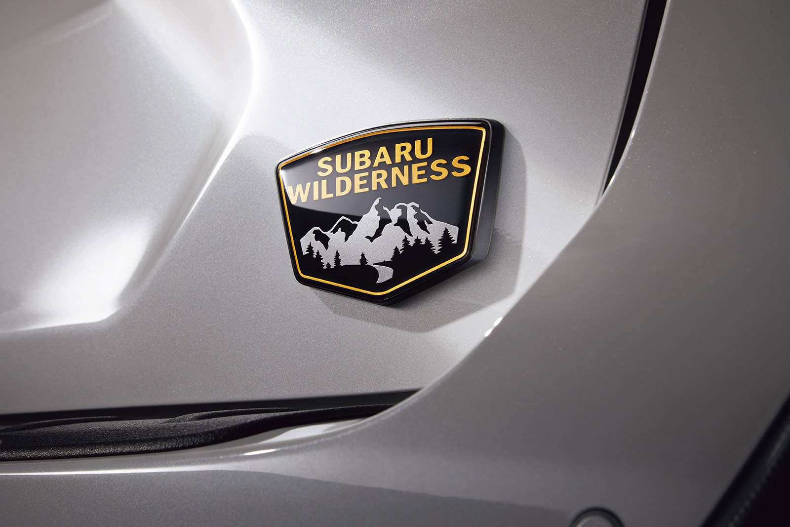 クロストレック WILDERNESS Editon エンブレム