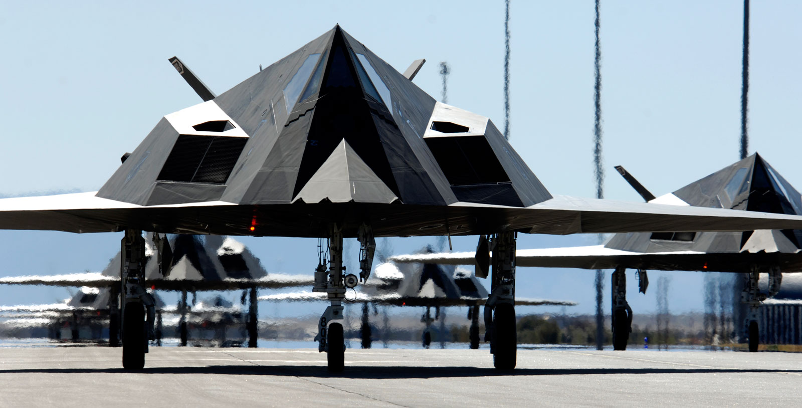 F-117A